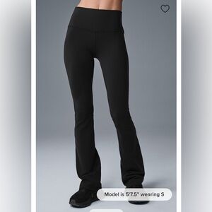 ALO  airbrush high waist 7/8 boot cut leggings size medium*